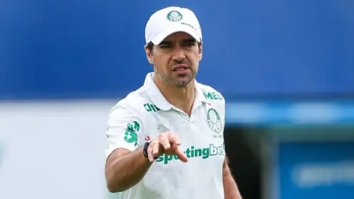 CONCORRÊNCIA! Abel explica disputa por posição no Palmeiras: “Joga quem tem rendimento"