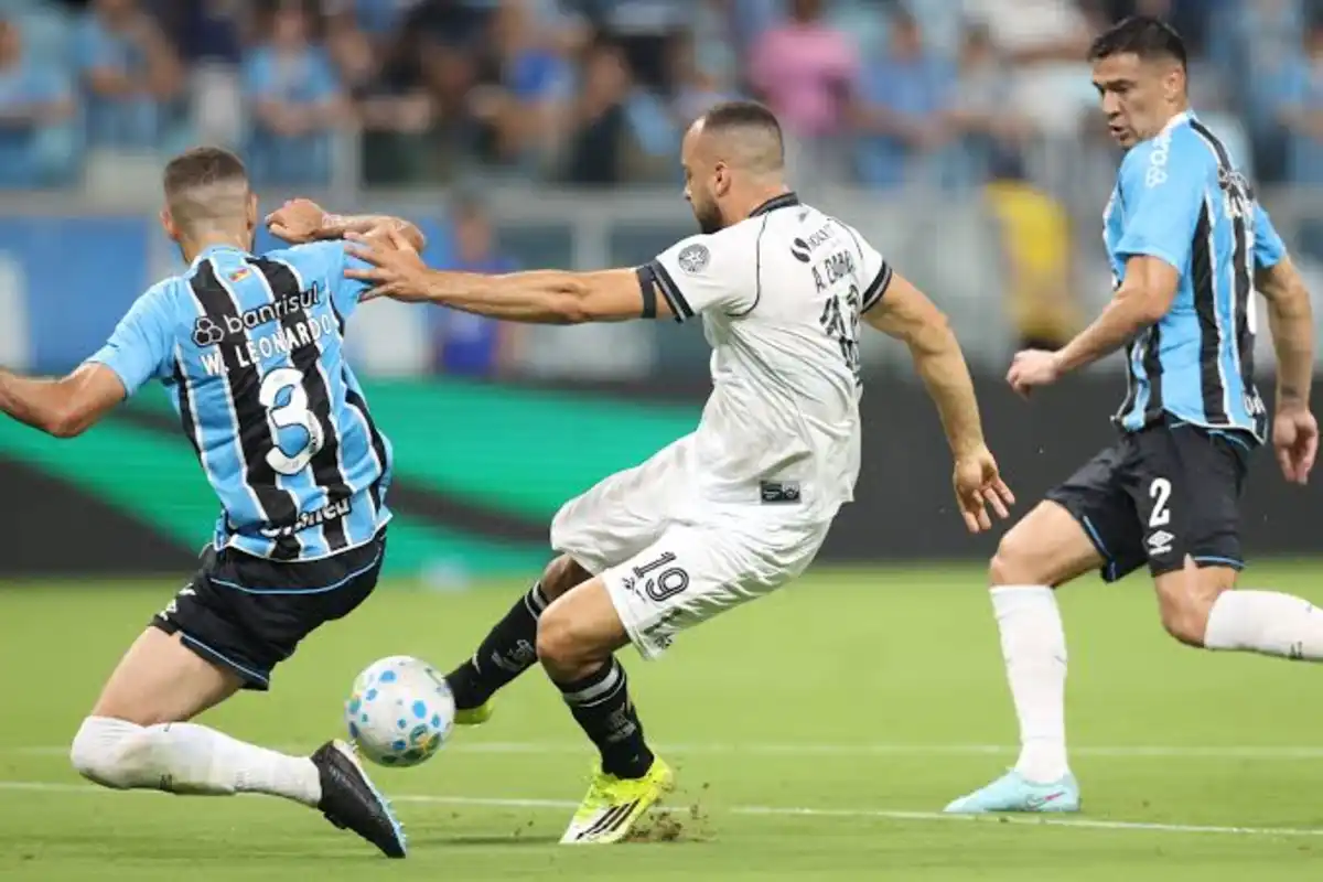 CONFRONTO DO DESESPERO! Botafogo e Grêmio lutam para evitar a queda para o Z4