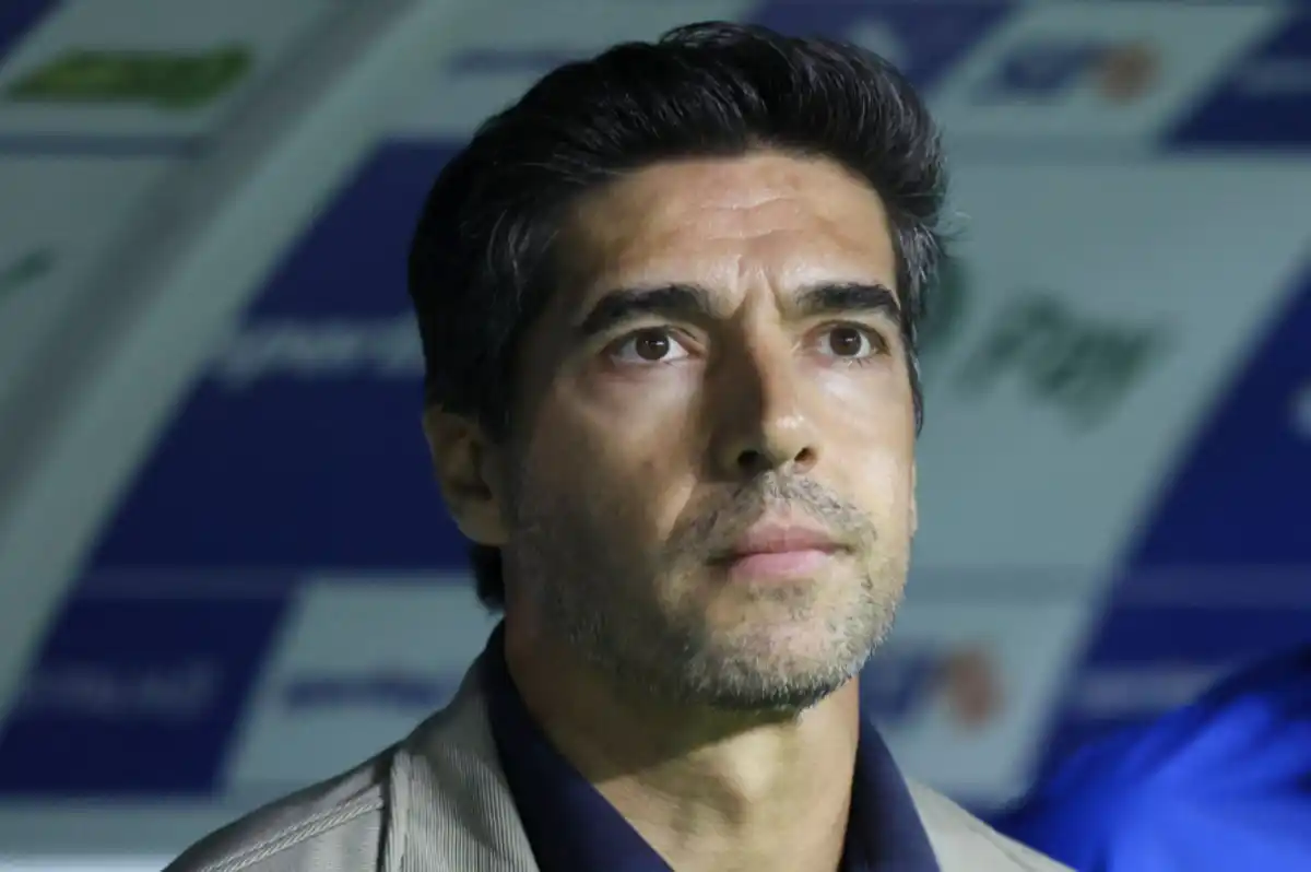COM DESFALQUE IMPORTANTE! Quem joga? Ausência de titular é preocupação de Abel em Quito