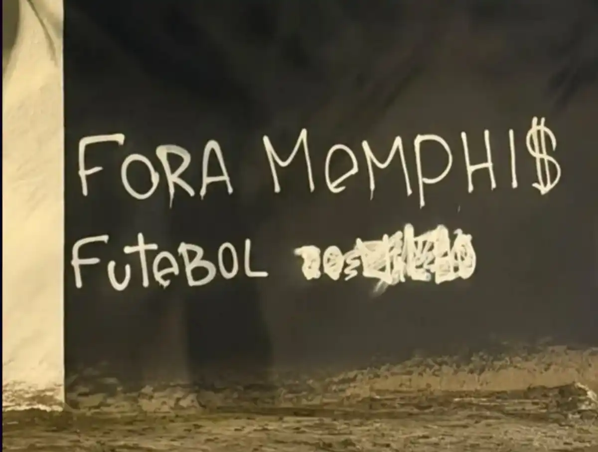 PROTESTOS CONTRA MEMPHIS! Torcida do Corinthians protesta contra o holandês após eliminação