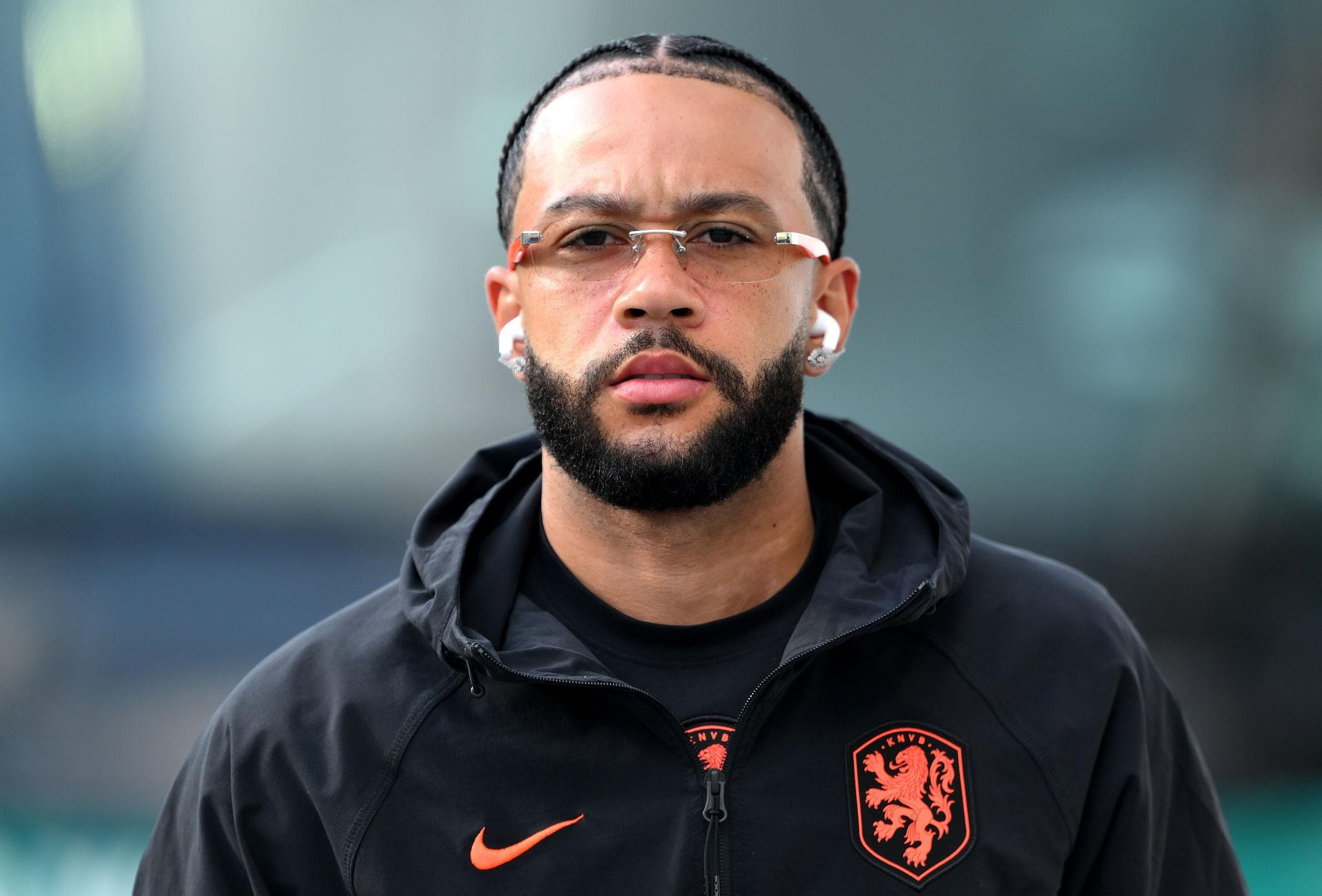 PERDE A CONVOCAÇÃO? Memphis vira alvo na Holanda após eliminação e pode perder próxima convocação