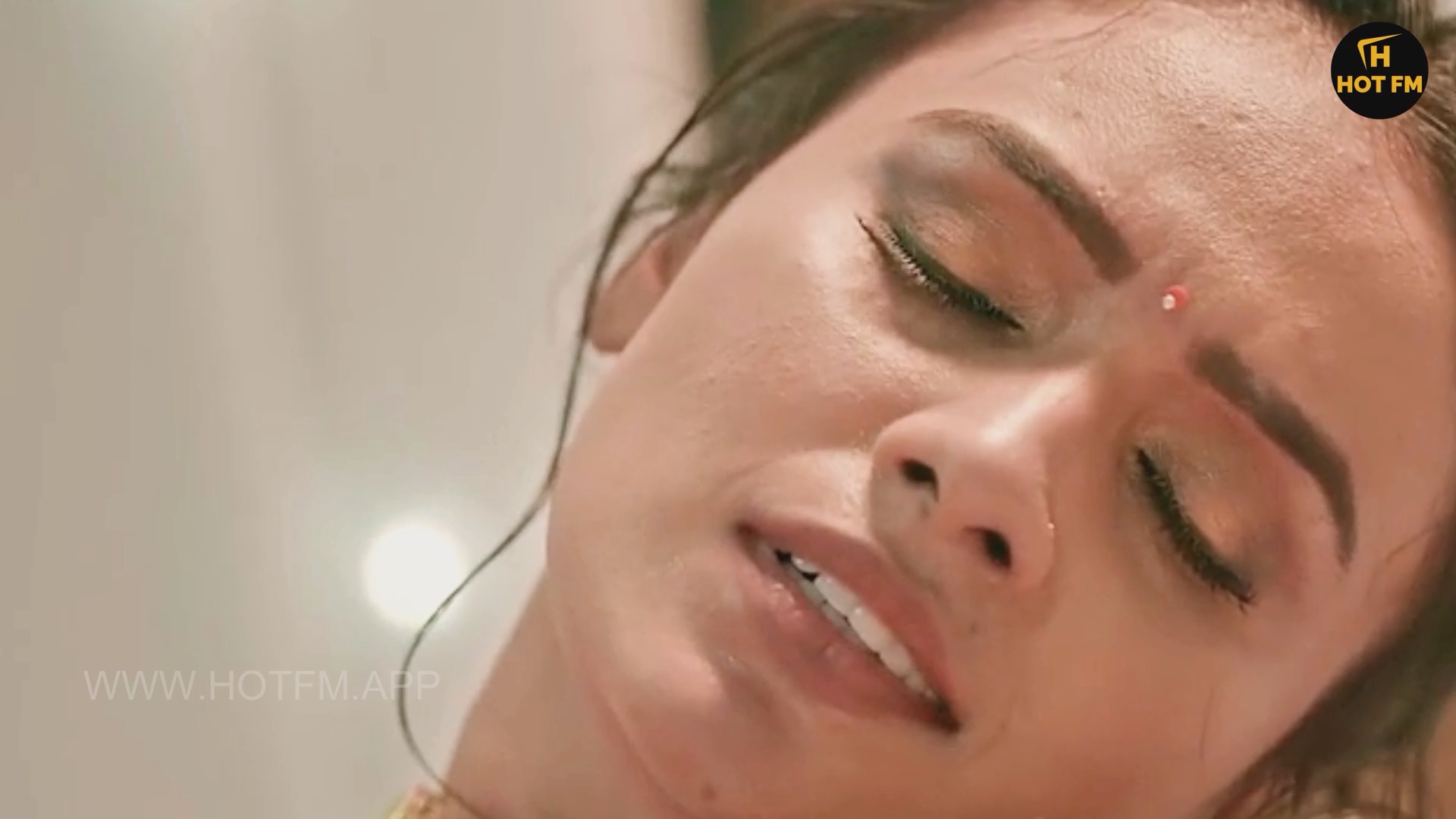 Andekha Ishq (2026) HotFM Uncut Hindi Short Film 1080p HDRip 750MB(1Filmy4Wap.Cloud).mkv snapshot 03
