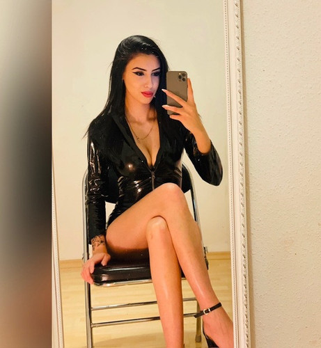 Latexcatsuit erotischer S... Latex hure Janine wellnhammer Glänzender pervers nach Schweiß und süßem.1