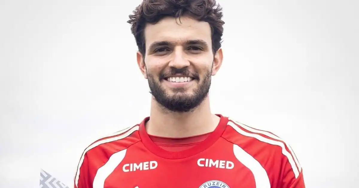 Paredão em alta! Otávio é eleito o melhor goleiro de agosto do Brasileirão e vai à Seleção.