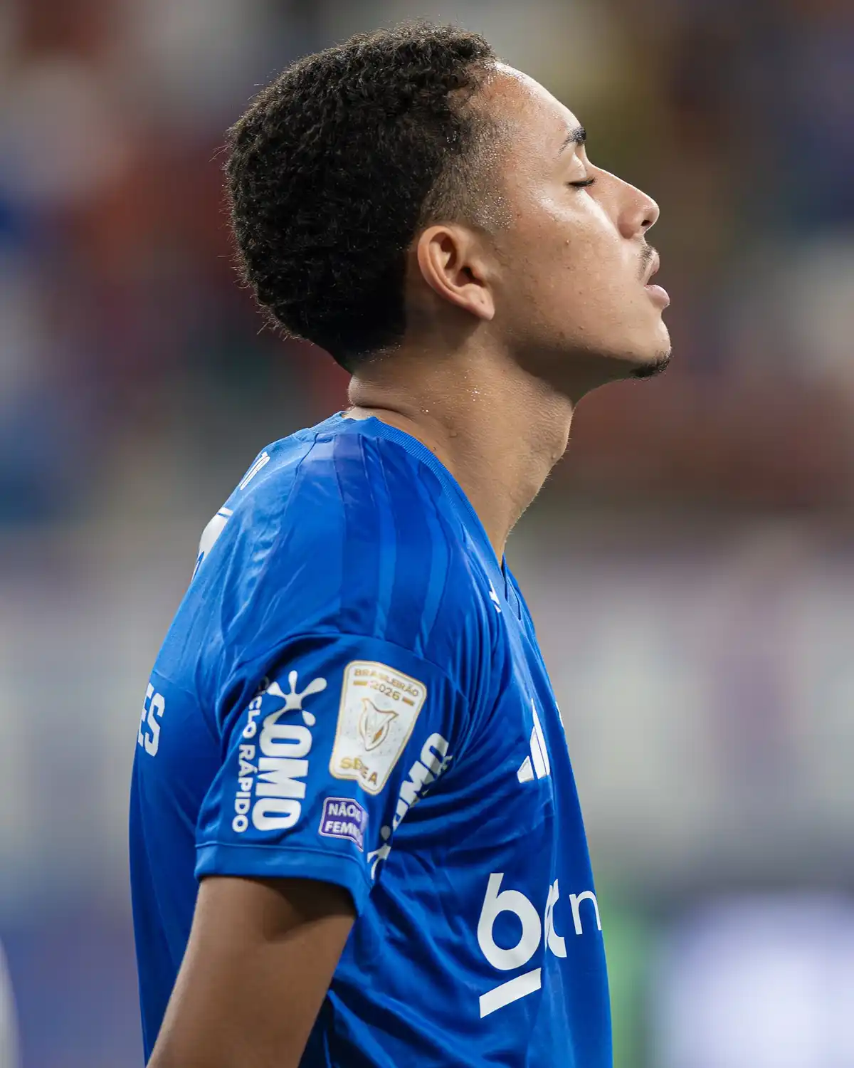 Kauã Moraes à sombra no Cruzeiro: futuro incerto após polêmica com o Athletico-PR