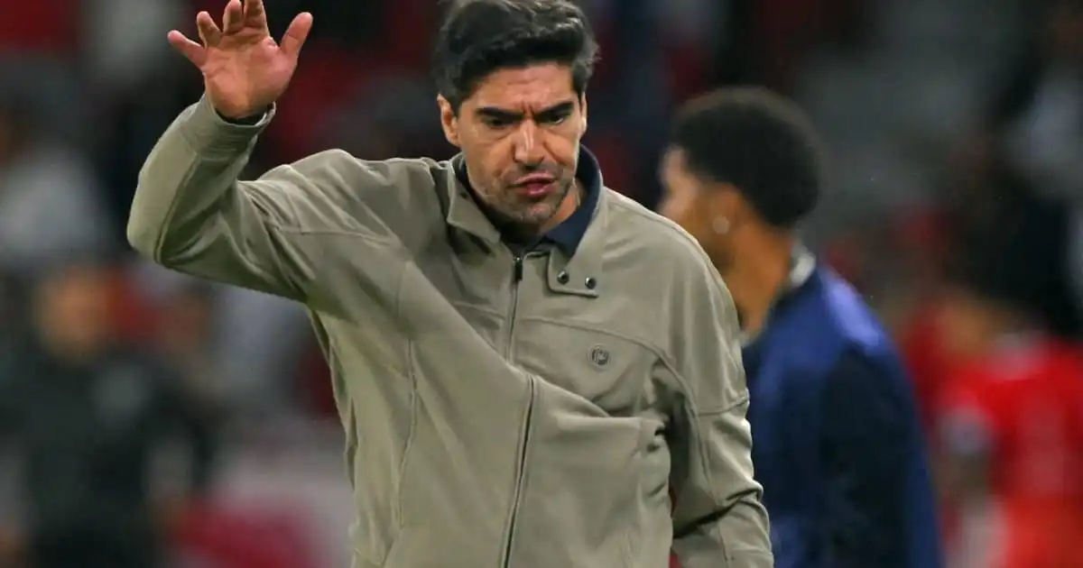Inacreditável: Abel Ferreira é expulso e desfalca o Palmeiras na ida da semifinal da Libertadores
