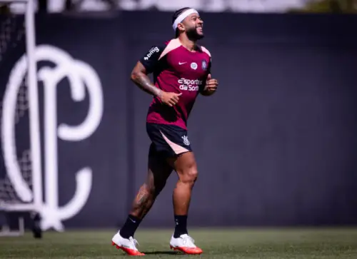 Memphis Depay ignora regra da Conmebol e gera multa ao Corinthians