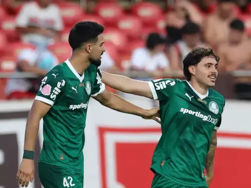 VAI E VEM! Palmeiras recebe proposta milionária por meia e veta saída de atacante