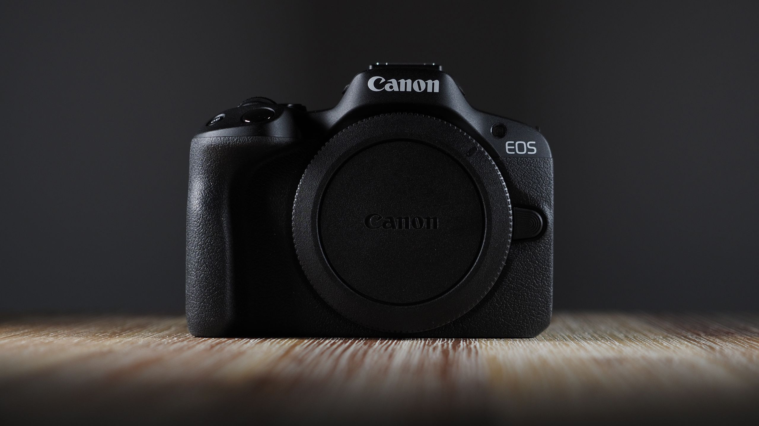 Top Máy Ảnh Bán Chạy Nhật Bản: Sony A7 V Độc Chiếm Full-Frame!
