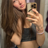 1000248571
