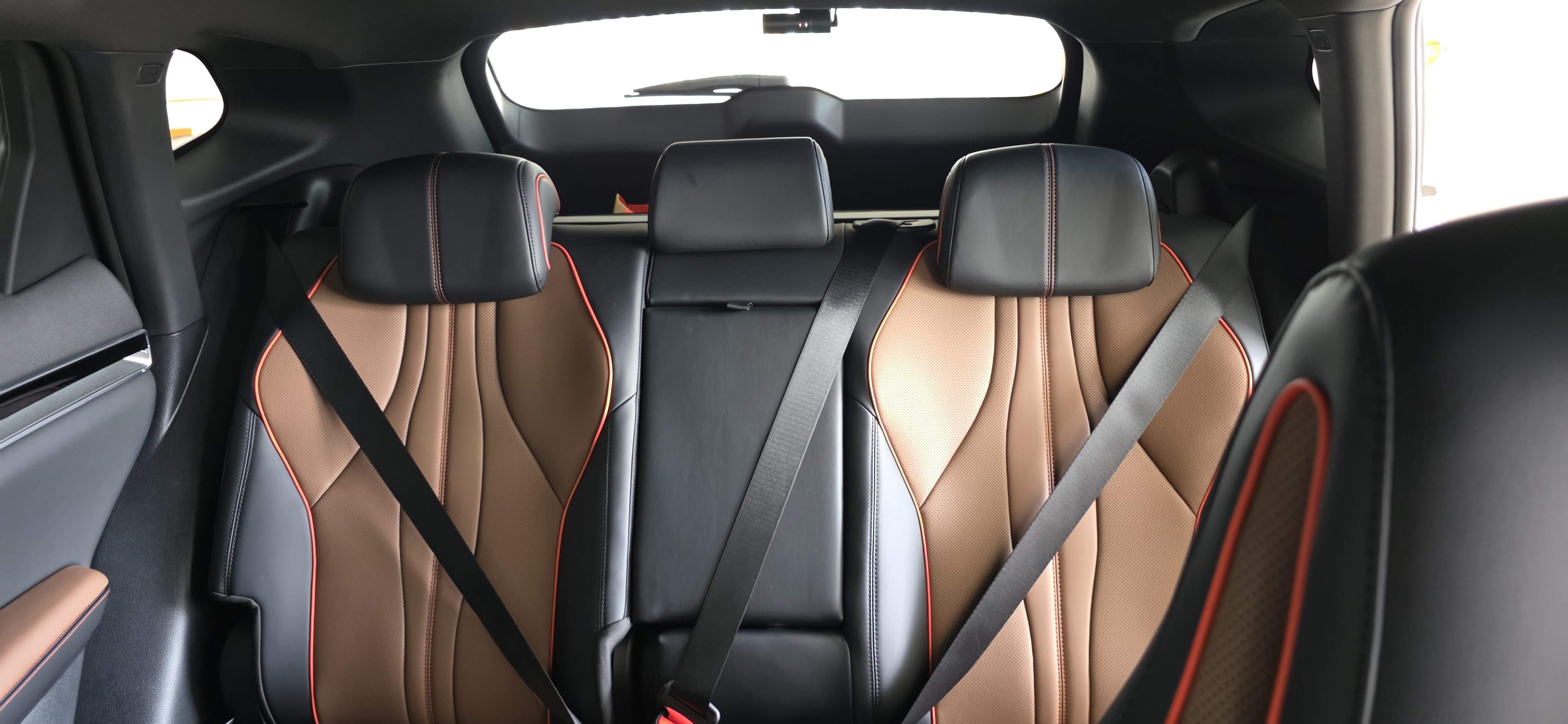 BYD Sealion 6 DM-i rear seats