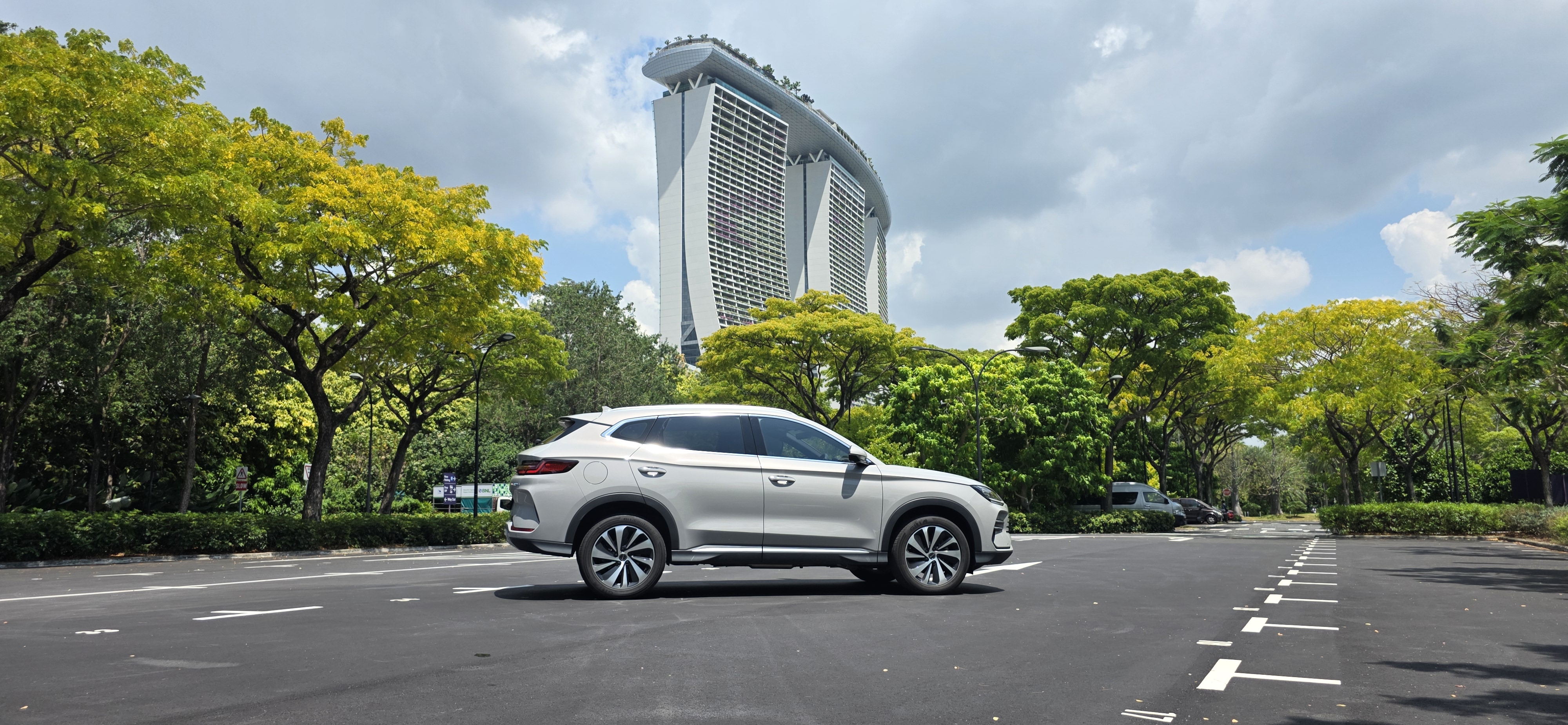 BYD Sealion 6 DM-i side profile