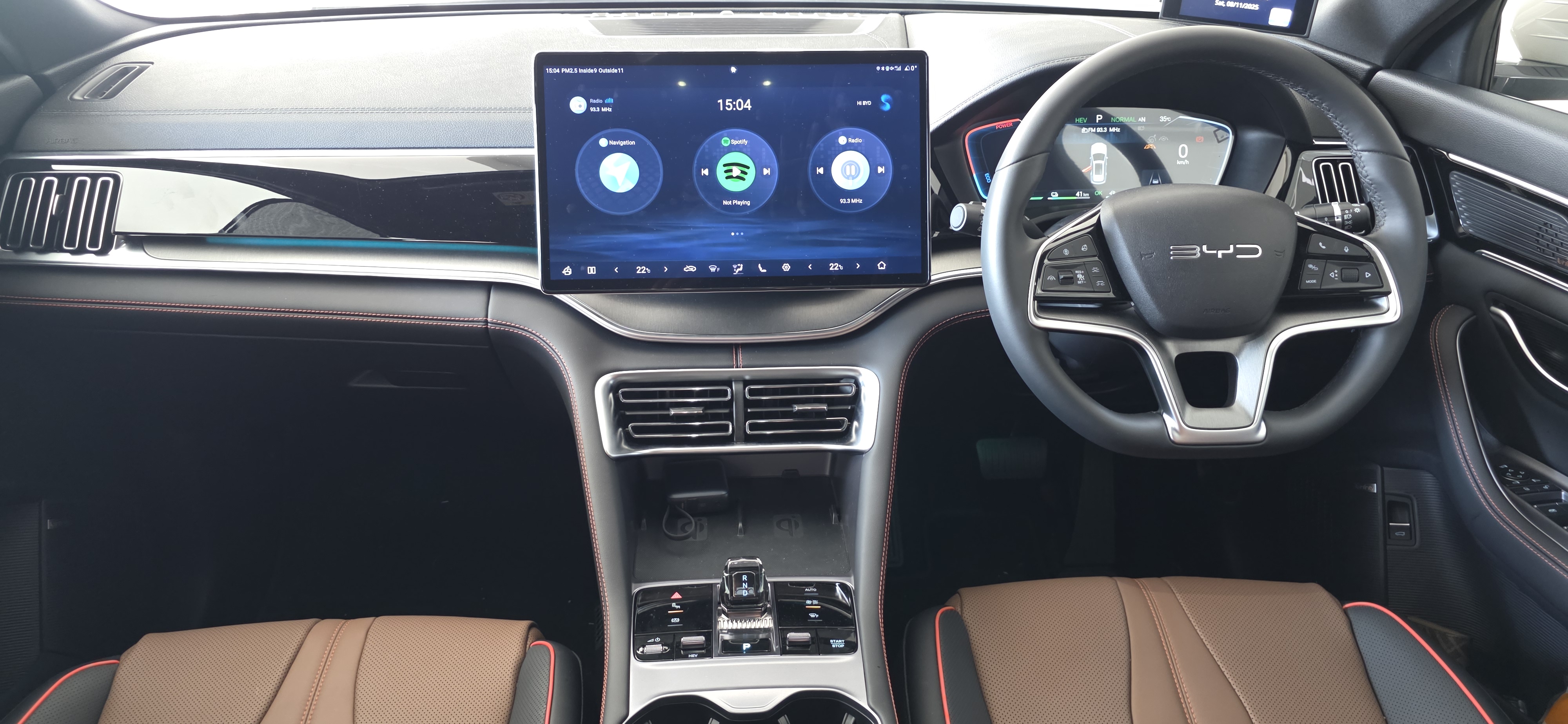 BYD Sealion 6 DM-i front dashboard
