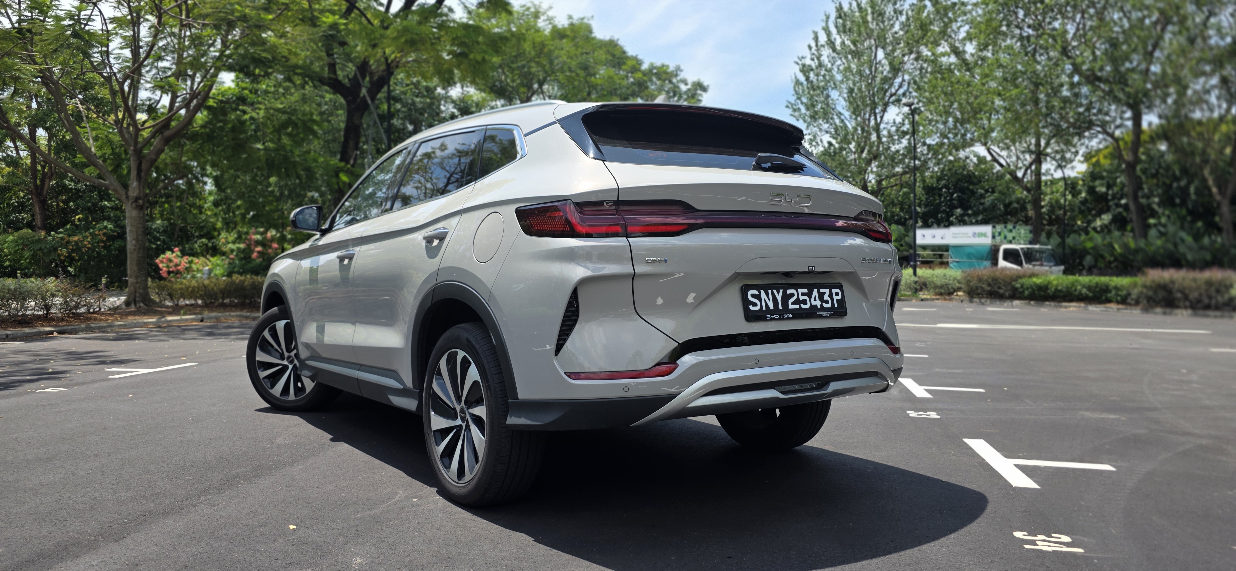 BYD Sealion 6 DM-i rear view
