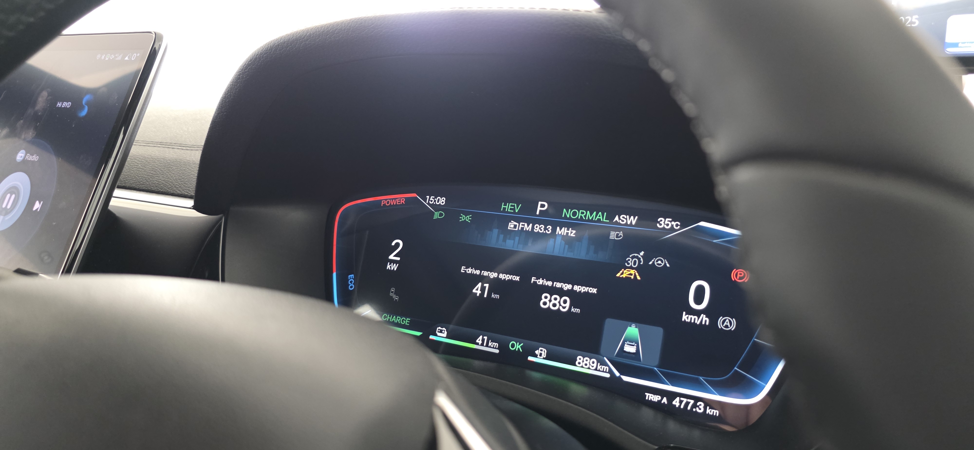 BYD Sealion 6 DM-i driver display