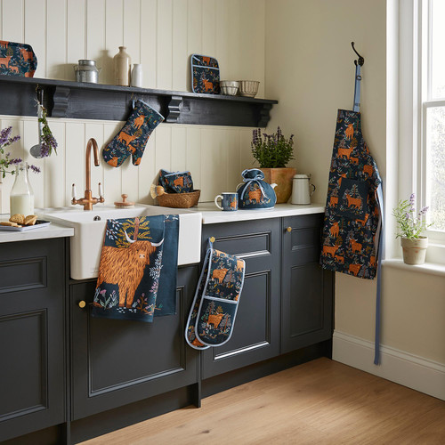 Ulster Weavers Connie the Cow Apron Cotton Navy sn4.jpg