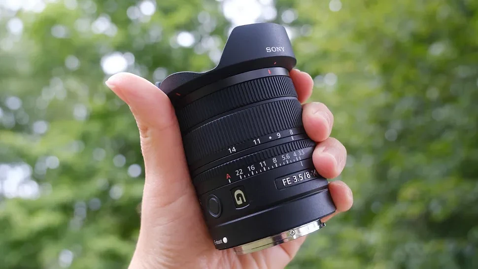 A photograph of the Sony FE 8-14mm f/3.5 Fisheye G lens outdoors