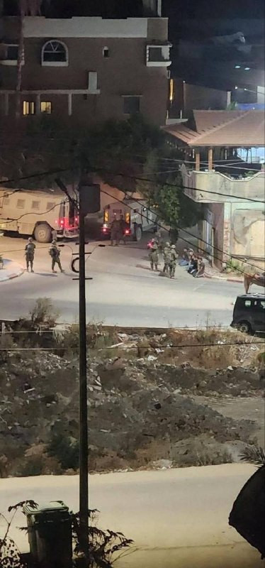 صورة | قوات الاحتلال تعتدي على المواطنين وتنكل بهم خلال اقتحام بلدة اليامون غرب جنين...