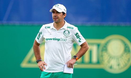 Vitória no Choque-Rei expõe queda de intensidade do time de Abel