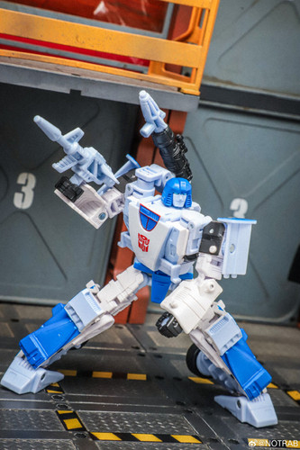 Transformers Age Of The Primes Generations Selects Autobot 3 pack Mirage Ironhide Bluestreak In Hand