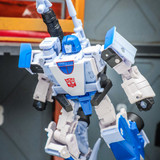 Transformers Age Of The Primes Generations Selects Autobot 3 pack Mirage Ironhide Bluestreak In Hand