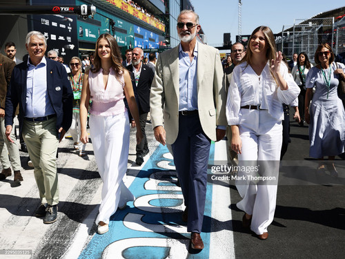 MADRID, SPAIN - SEPTEMBER 13: King Felipe of Spain, Infanta Sofia, and Leonor, Princess of Asturias .jpg