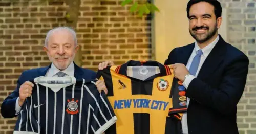 Lula troca camisa do Corinthians por proposta para salvar clube durante encontro em Nova York
