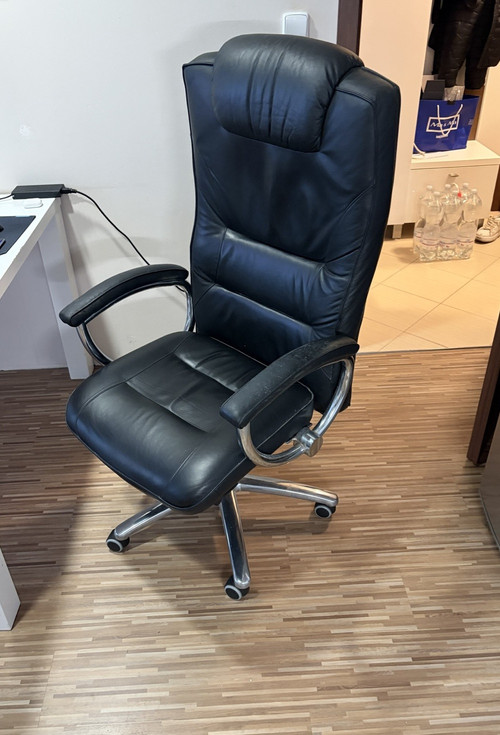 chair2 tight.jpg