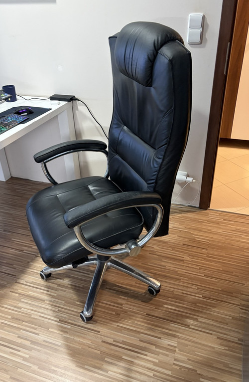 chair1 tight.jpg