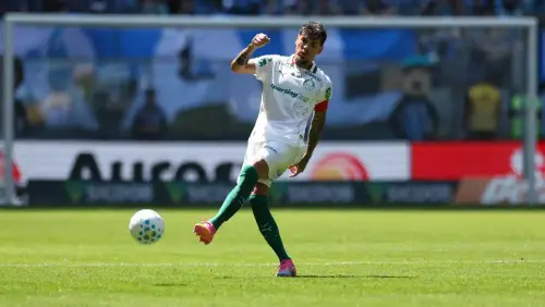 Finalmente retorna? Período sem jogos se torna oportunidade para recuperação de Paulinho no Palmeiras