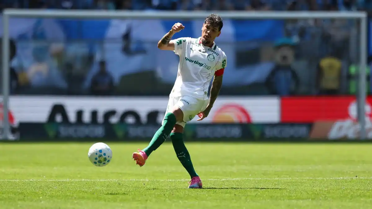 Finalmente retorna? Período sem jogos se torna oportunidade para recuperação de Paulinho no Palmeiras