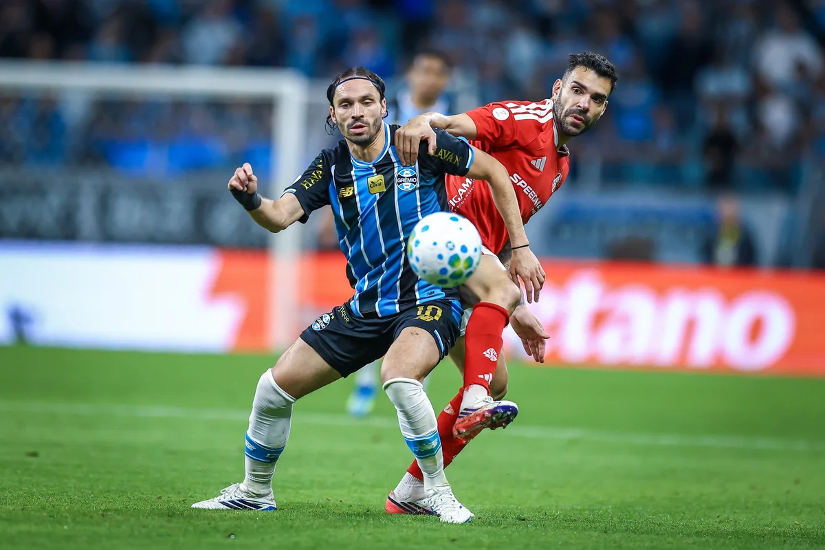 Rivais em crise: Grêmio e Inter afundam na zona de rebaixamento e correm risco real