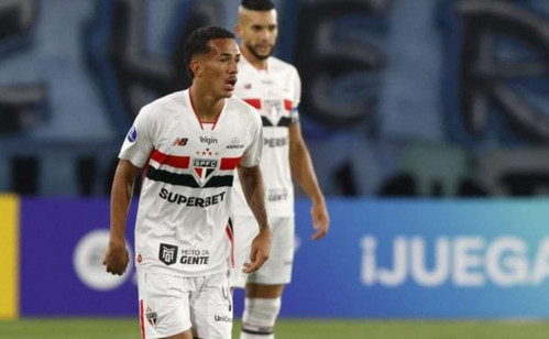 Retorno antecipado? São Paulo solicita a volta de Djhordney para a CBF