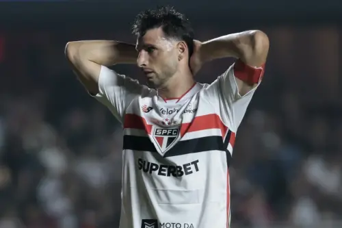 Desfalque importante: Calleri é suspenso e não joga contra o Santos