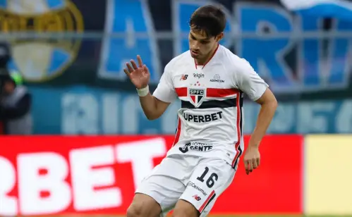 Bobadilla comunica decisão à seleção e prioriza o São Paulo