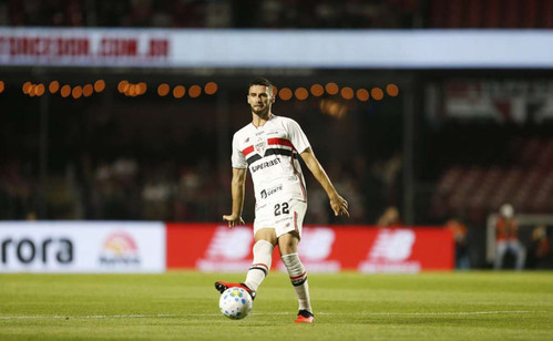 Domingos Duarte rompe ligamento e deixa São Paulo com problemas