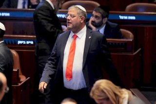 بن غفير يحدد شروطه لحكومة نتنياهو المقبلة: الأمن له، والقضاء لغوتليف.
- كما أعلن عن برنامج يشمل تهجير فلسطينيين من غزة والضفة، وتغيير تعليمات إطلاق ال...