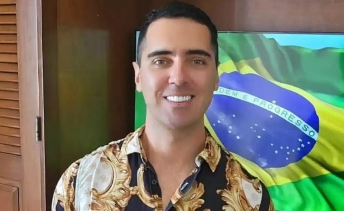 Thiago dos Reis aponta repasse de Flávio Bolsonaro a condenado do caso Marielle com articulação de mandantes