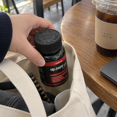 enervia ai 20260918 181 scale hand cafe tote.png