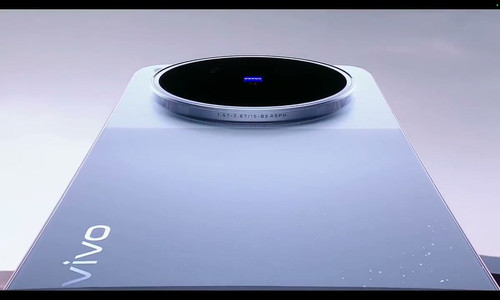 pro lens mark.jpg