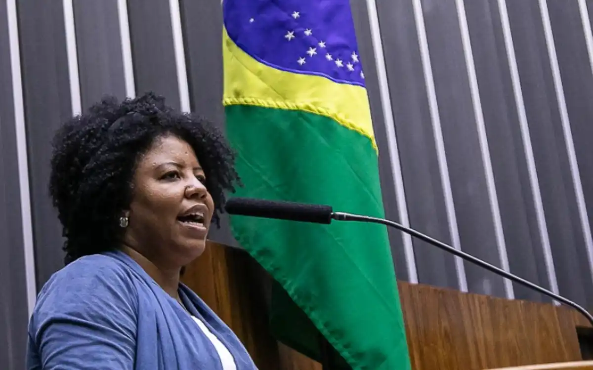 PT denuncia terrorismo eleitoral contra deputada Jack Rocha após ataque com artefato no Espírito Santo