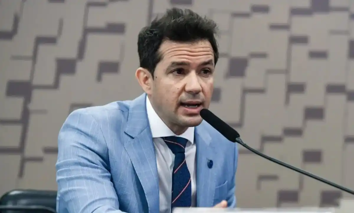 Projeto de Flávio Bolsonaro ameaça riquezas minerais e soberania do Brasil, alerta Uallace Moreira Lima