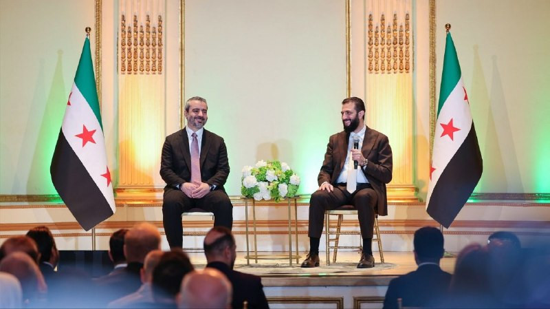 الرئيس السوري أحمد الشرع:

- لا ينبغي لما حدث في 7 أكتوبر أن يحدد سياسة إسرائيل تجاه سوريا، فهذا أمر غير منطقي، لأنه يخلق تهديدات أمنية إضافية.

- إذا...