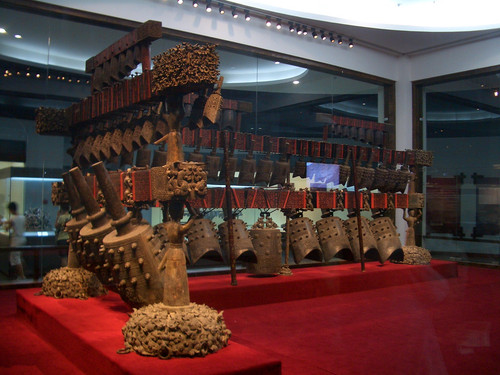 VM 4732 Hubei Provincial Museum bianzhong set.jpg