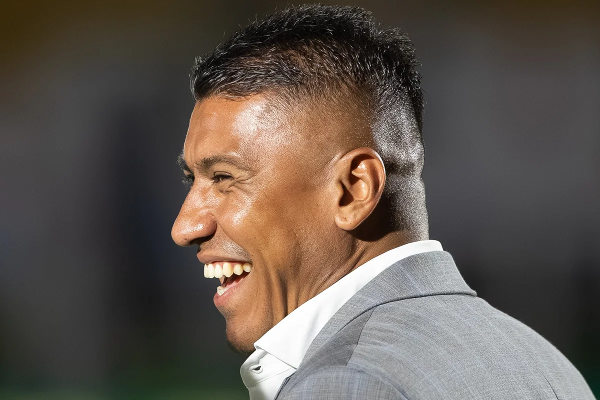 Paulinho em pauta: Cruzeiro mira ex-jogador como novo coordenador técnico para aprimorar gestão