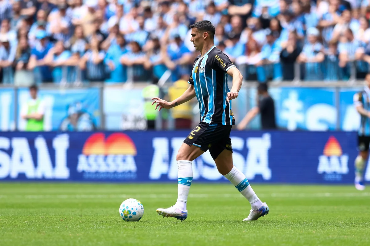 Renato resgata jogadores esquecidos e promove mudanças em reta decisiva