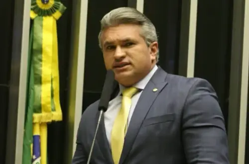 Ex-aliado de Bolsonaro, Julian Lemos rompe com o grupo e declara apoio a Lula