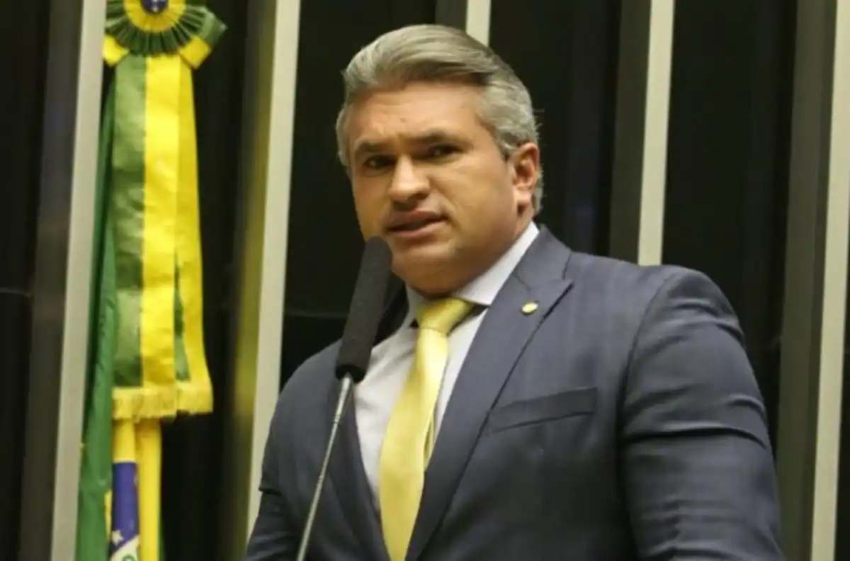 Ex-aliado de Bolsonaro, Julian Lemos rompe com o grupo e declara apoio a Lula