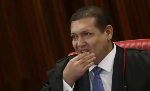 Polícia Federal encontra acerto de R$ 427 milhões ligado a Kassio Nunes para liberar bilhões a Vorcaro