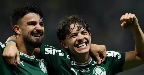 Elogios do hermano! Fase artilheira: Giay em crescente e recebe elogios de Flaco